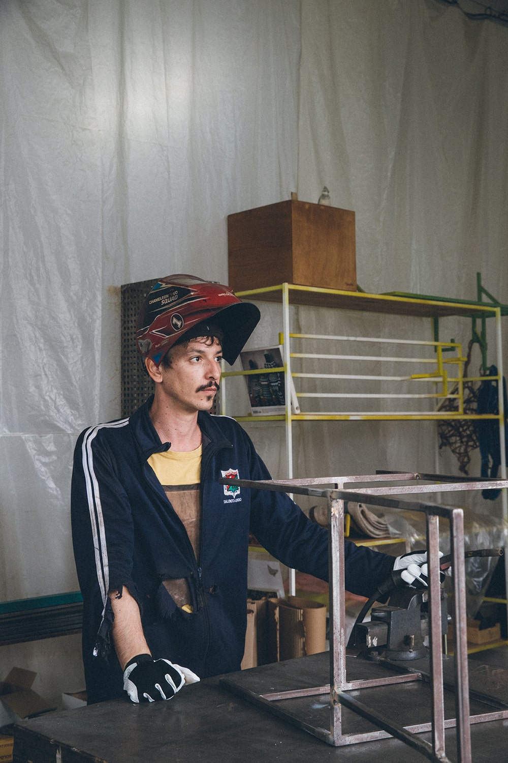 Alejandro Cerón en su estudio de Murcia